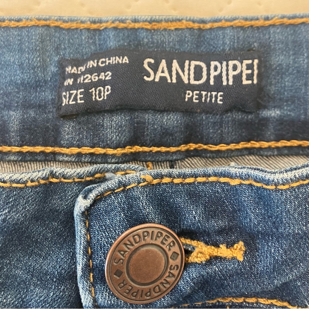 SANDPIPER ROSE EMBROIDERED ANKLE JEANS - Picture 3 of 4